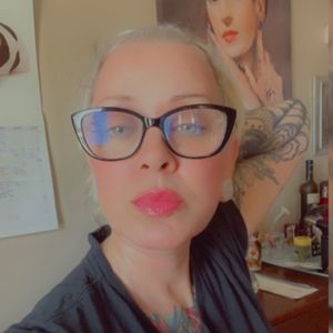 Meet your Posher, Alicia